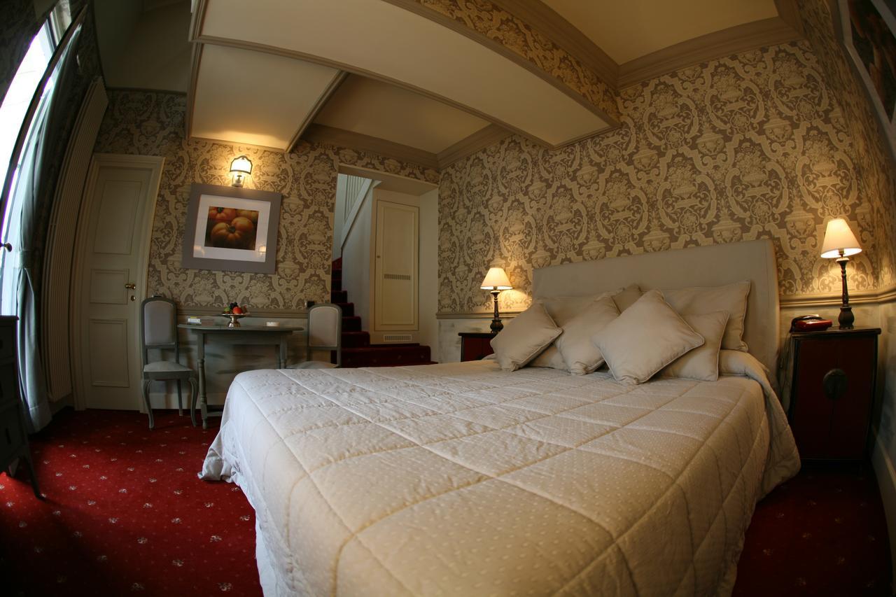Double or Twin Room Lake View Split Level